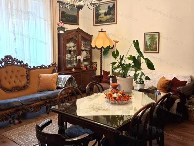 Eladó ház Szolnok 76 nm