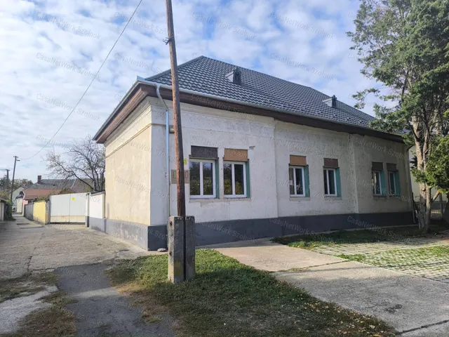 Eladó kereskedelmi és ipari ingatlan Tiszaföldvár 259 nm