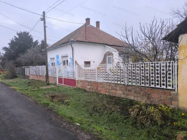 Eladó ház Tiszaföldvár 69 nm