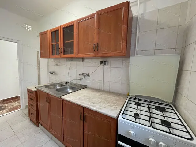 Kiadó lakás Szolnok 43 nm