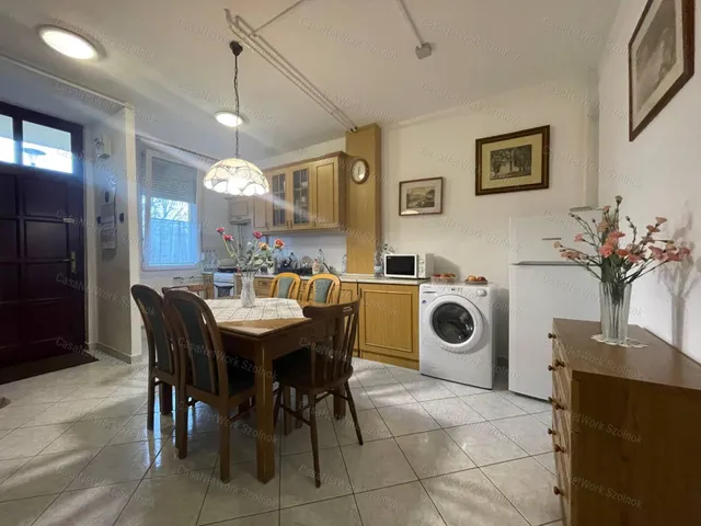 Eladó ház Szolnok 75 nm