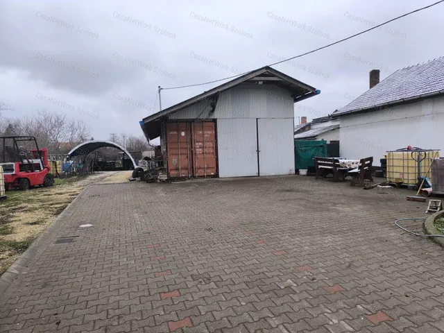 Eladó telek Szolnok 76 nm