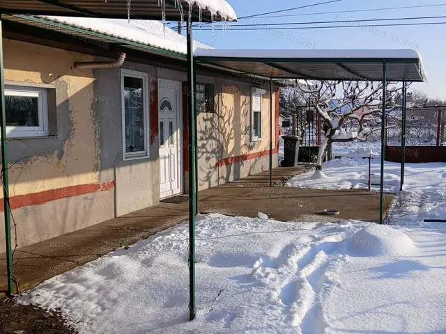 Eladó ház Tiszaföldvár 67 nm