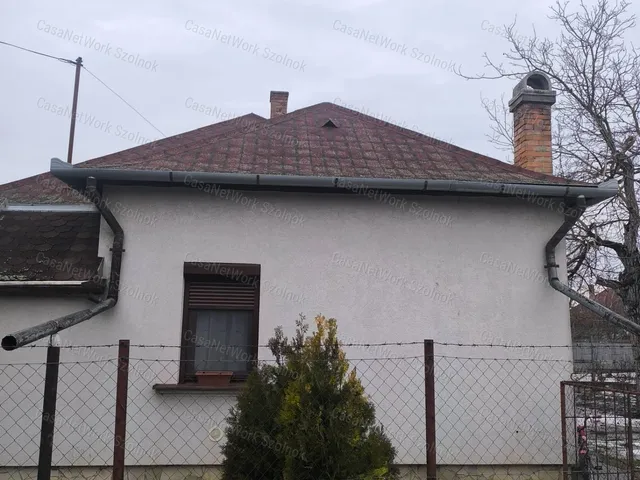 Eladó ház Tiszaföldvár 76 nm