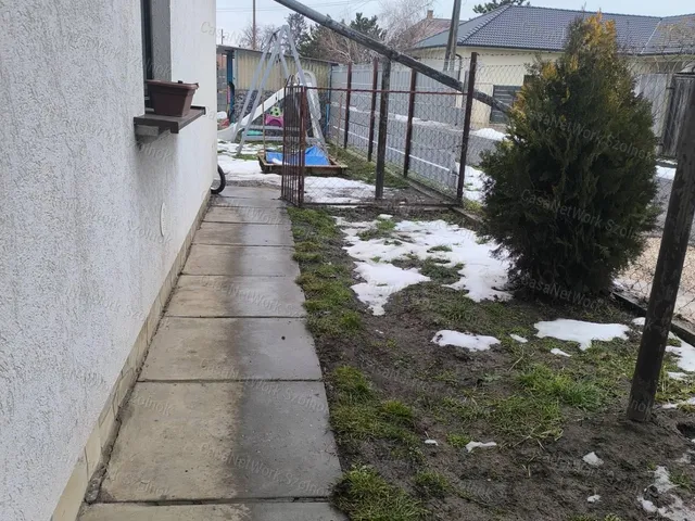 Eladó ház Tiszaföldvár 76 nm