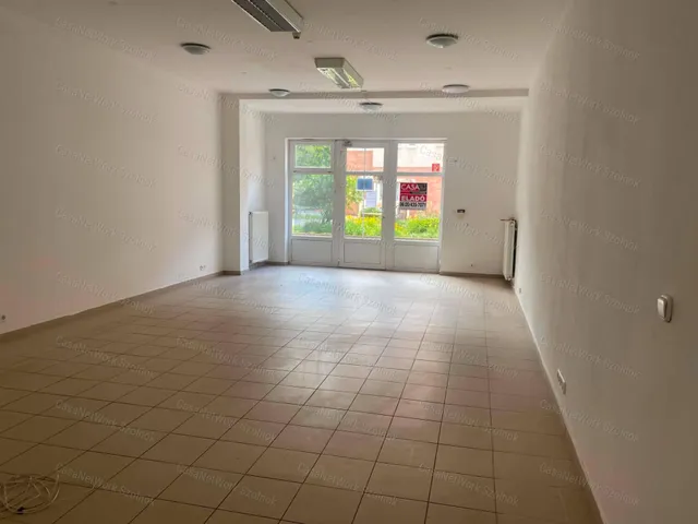 Kiadó kereskedelmi és ipari ingatlan Szolnok 43 nm