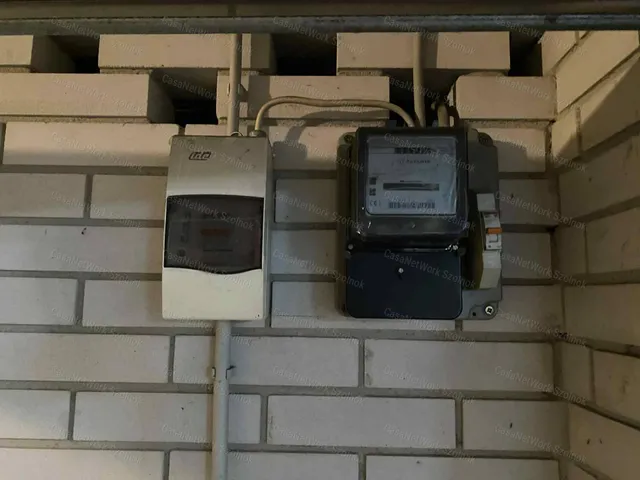 Kiadó garázs Szolnok 15 nm