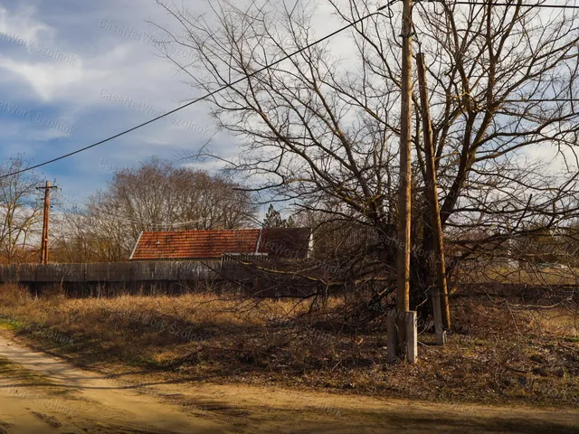 Eladó telek Tápiószentmárton 710 nm