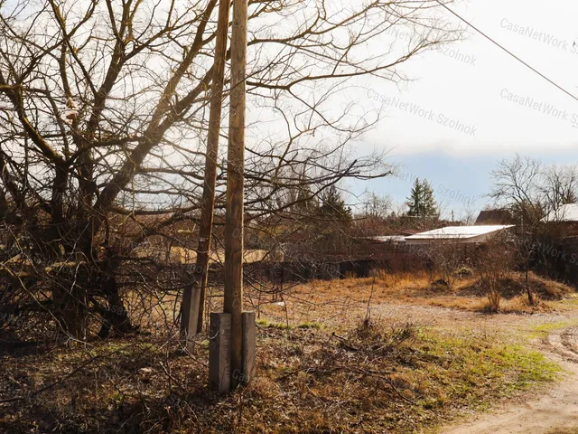 Eladó telek Tápiószentmárton 710 nm