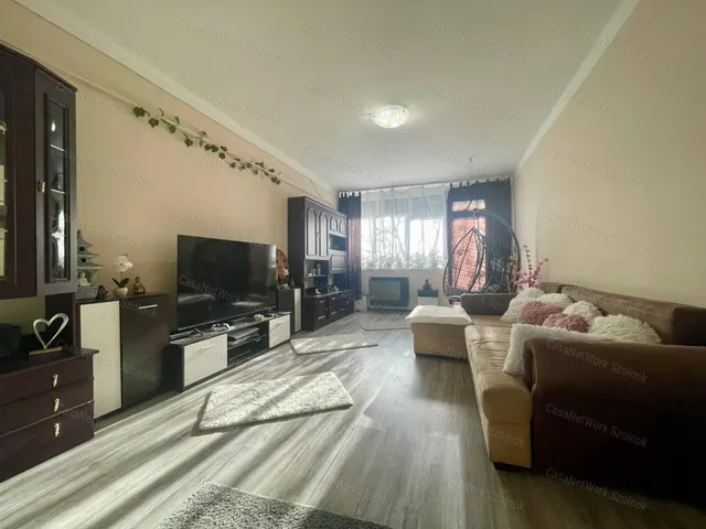 Eladó lakás Szolnok 67 nm