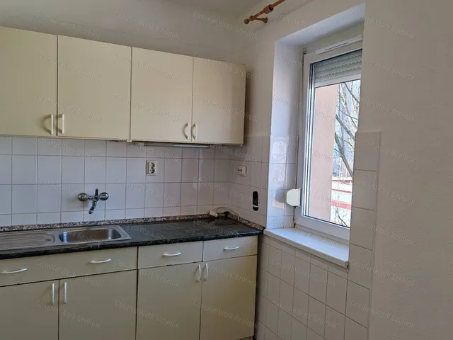 Eladó lakás Szolnok 37 nm