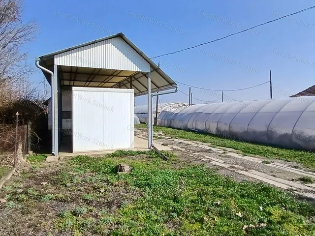 Eladó mezőgazdasági ingatlan Tiszaföldvár 3329 nm