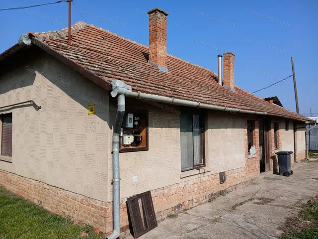 Eladó ház Tiszaföldvár 68 nm
