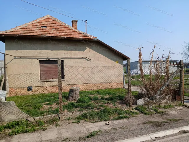 Eladó ház Tiszaföldvár 68 nm