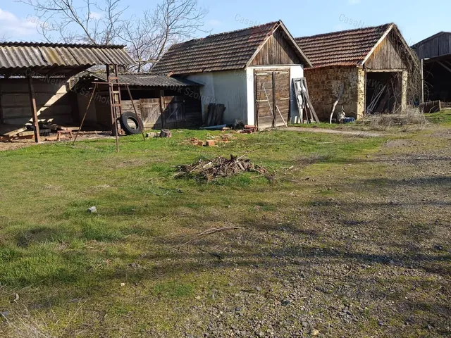 Eladó kereskedelmi és ipari ingatlan Szajol 360 nm