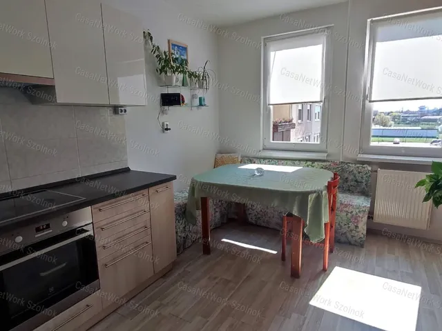 Eladó lakás Szolnok 63 nm