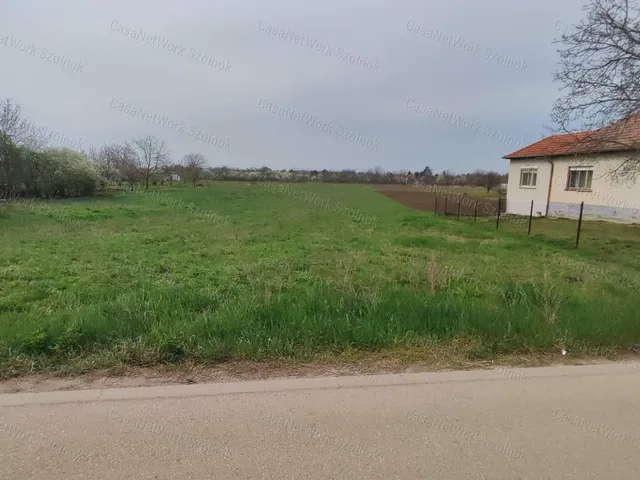 Eladó telek Szolnok 4331 nm