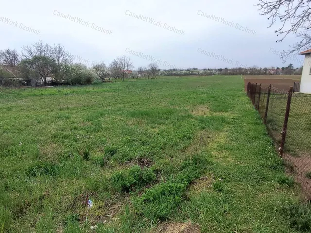 Eladó telek Szolnok 4331 nm