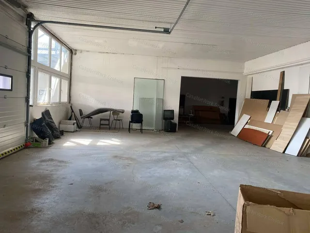 Kiadó kereskedelmi és ipari ingatlan Szolnok 98 nm