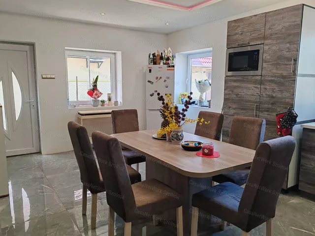 Eladó ház Kengyel 65 nm