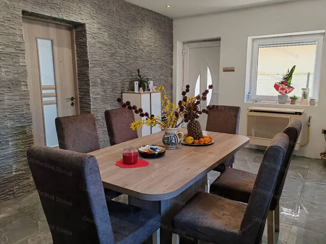 Eladó ház Kengyel 65 nm