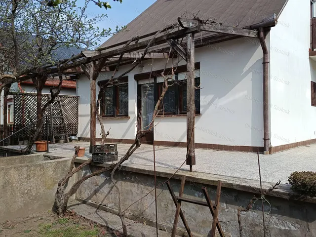 Eladó ház Szolnok 160 nm