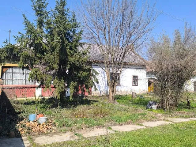 Eladó ház Cibakháza 90 nm