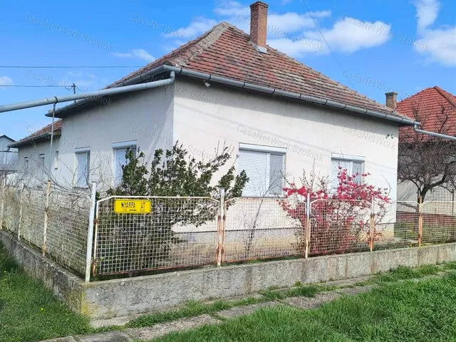 Eladó ház Tiszaföldvár 102 nm
