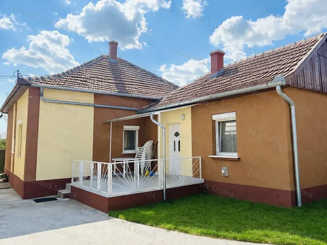 Eladó ház Újszász 90 nm