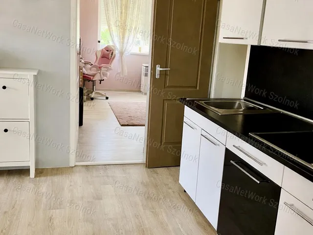 Eladó ház Újszász 70 nm