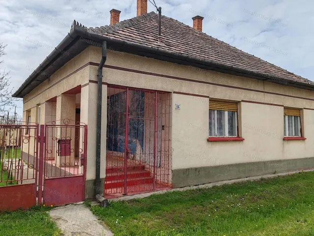 Eladó ház Kengyel 84 nm