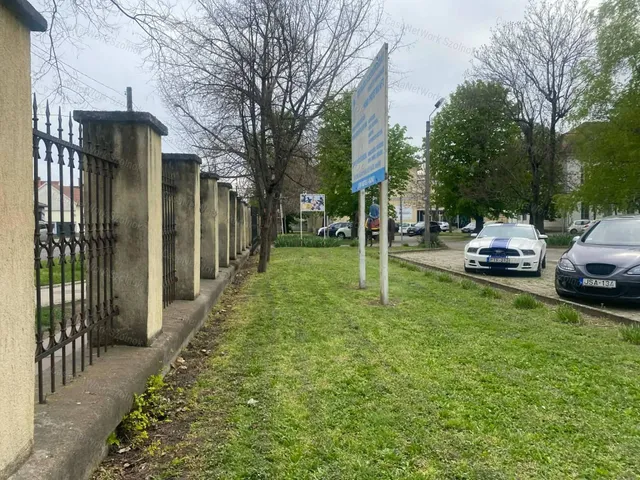 Kiadó kereskedelmi és ipari ingatlan Szolnok 36 nm