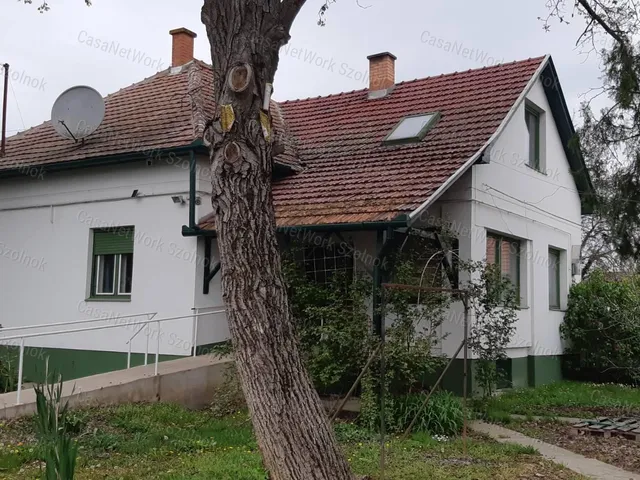 Eladó ház Tiszaföldvár 102 nm