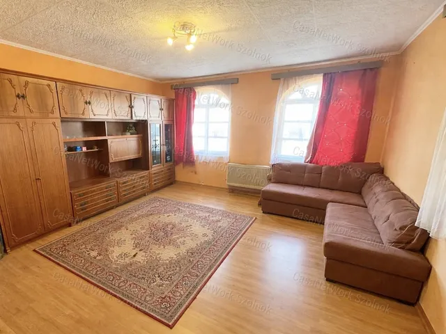 Eladó ház Újszász 74 nm