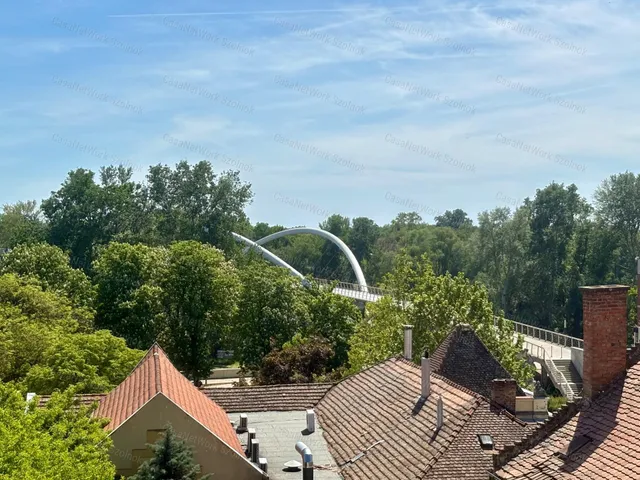 Eladó lakás Szolnok 101 nm