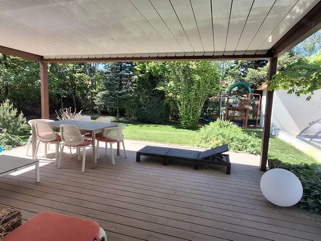 Eladó ház Szolnok 300 nm