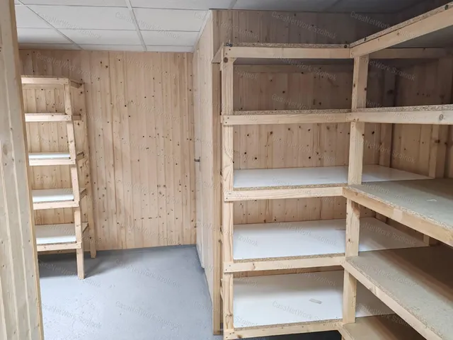 Eladó kereskedelmi és ipari ingatlan Szolnok 34 nm