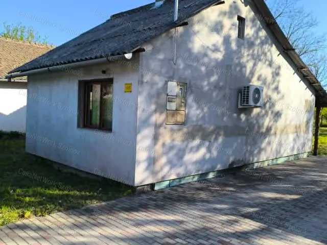 Eladó ház Tiszaföldvár 42 nm