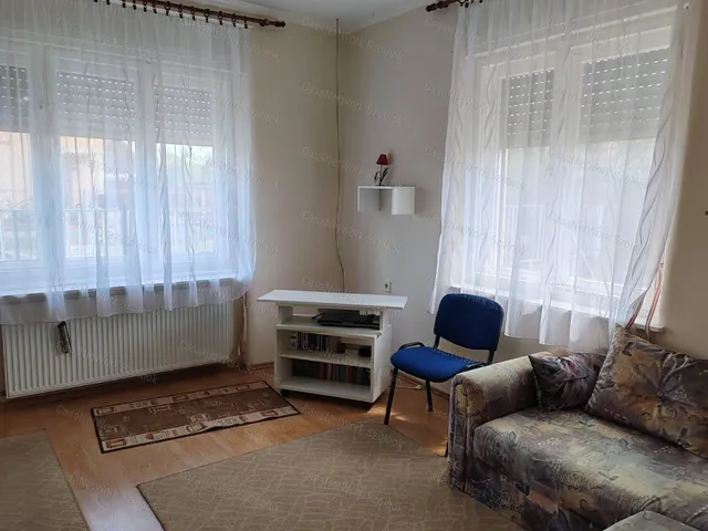 Eladó ház Tiszajenő 70 nm