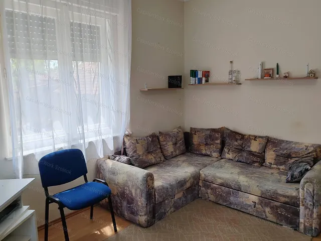 Eladó ház Tiszajenő 70 nm