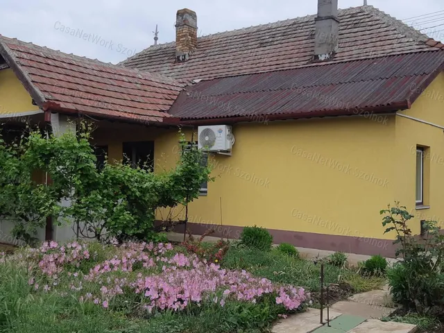 Eladó ház Tiszaföldvár 78 nm