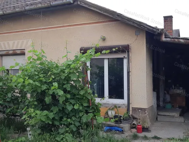 Eladó ház Tiszaföldvár 73 nm