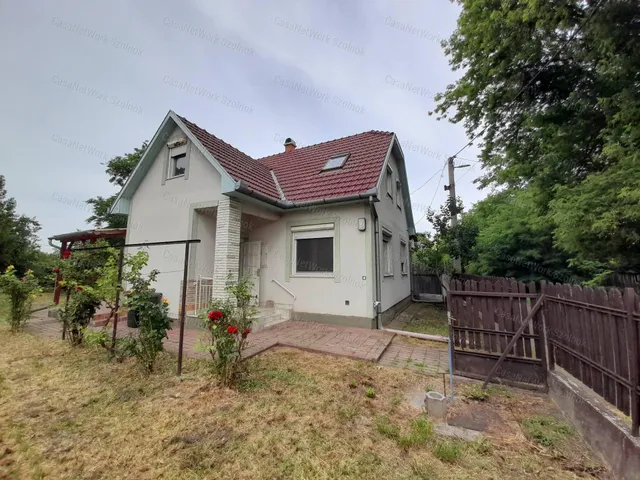 Eladó ház Tiszavárkony 96 nm