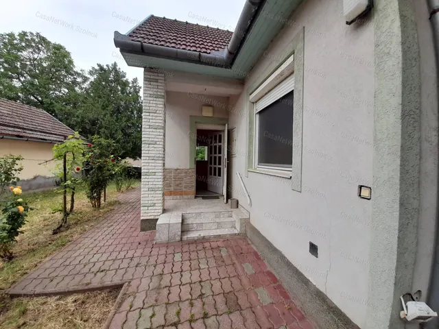 Eladó ház Tiszavárkony 96 nm