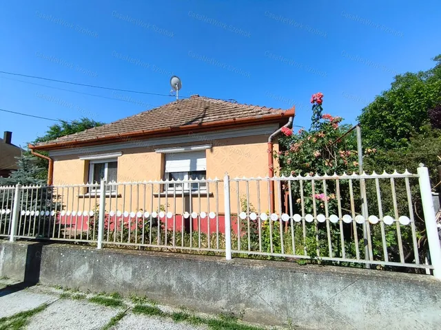 Eladó ház Abony 72 nm