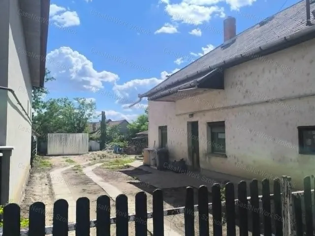 Eladó ház Tiszaföldvár 78 nm