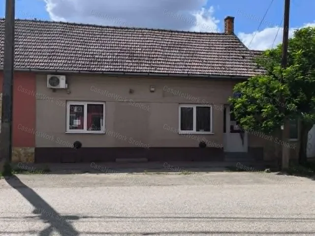 Eladó kereskedelmi és ipari ingatlan Cibakháza 78 nm