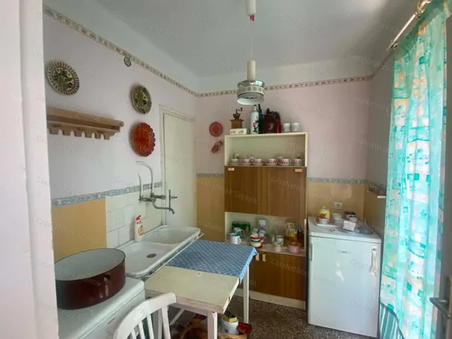 Eladó lakás Szolnok 42 nm