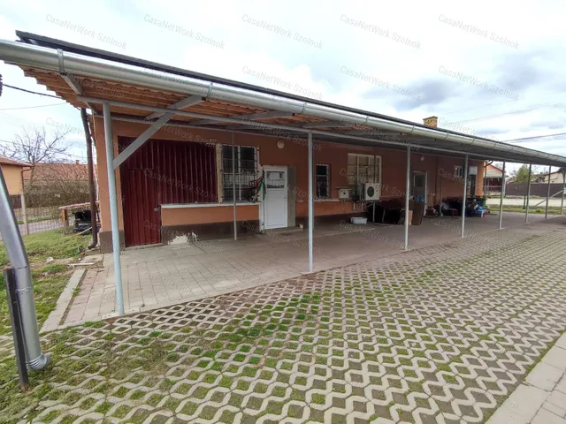 Eladó ház Jászkisér 81 nm