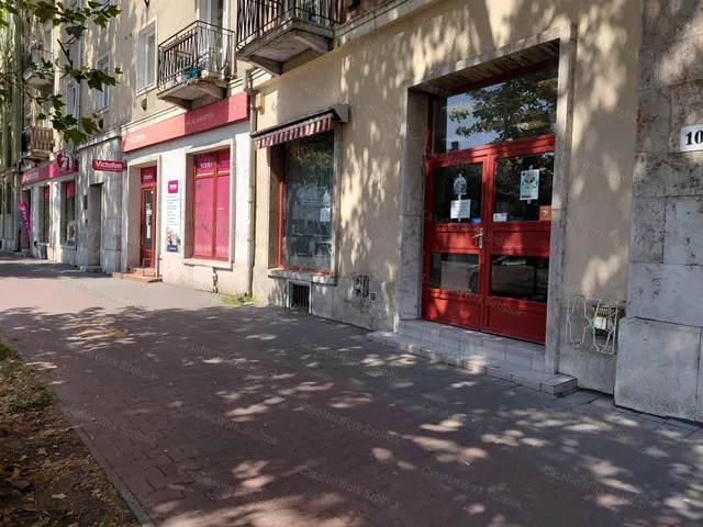 Eladó kereskedelmi és ipari ingatlan Szolnok 81 nm